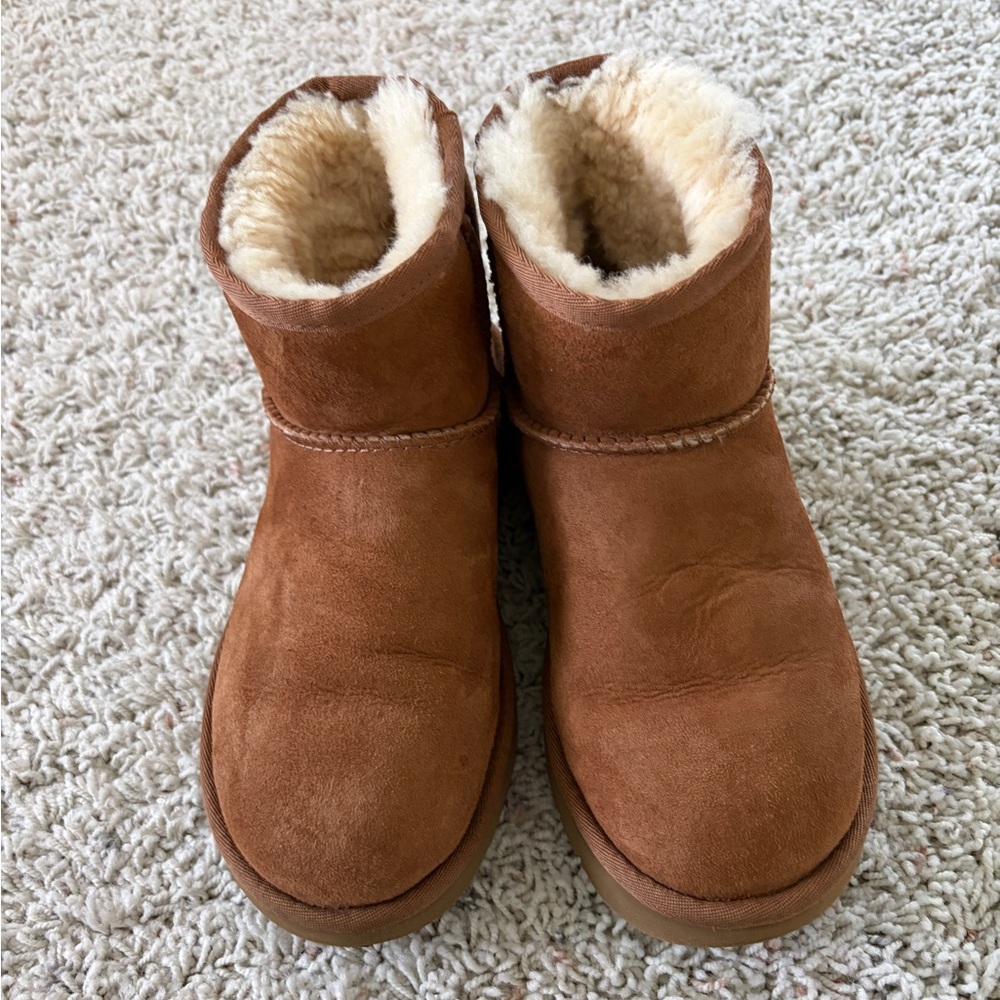 Uggs Brown Kids size 3 or Womens size 5